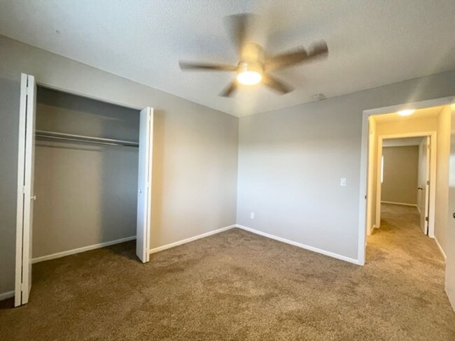 Building Photo - Spacious two bedroom, one and half bathroo...