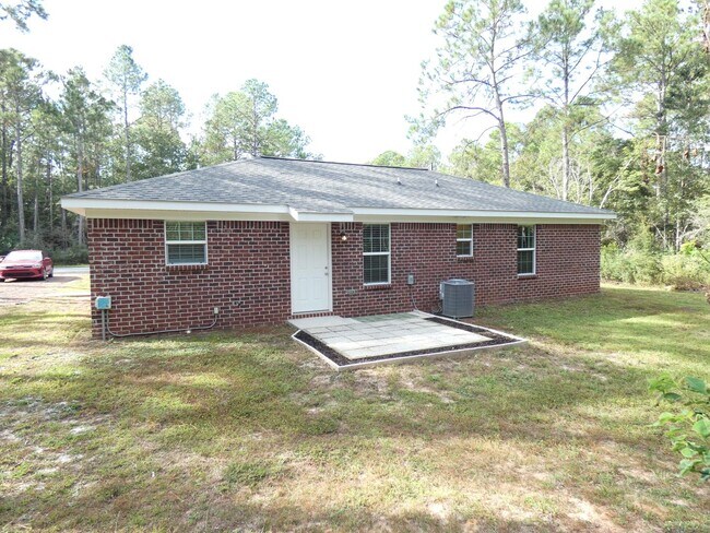 Building Photo - Charming 3-Bedroom Home - Spacious Layout