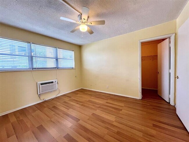 Building Photo - 625 Antioch Ave