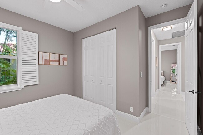 Building Photo - 9919 Royal Cardigan Way