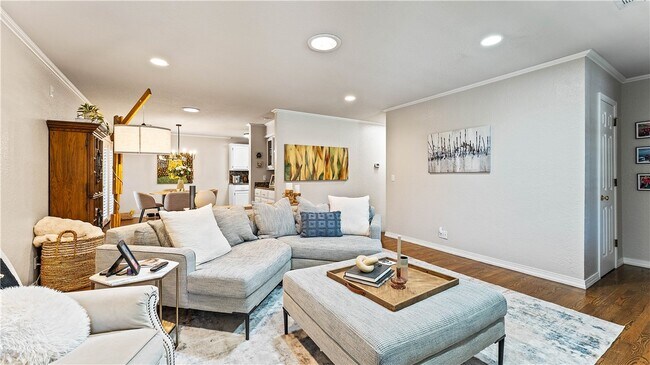 Building Photo - 2 S Prairie Dunes Dr