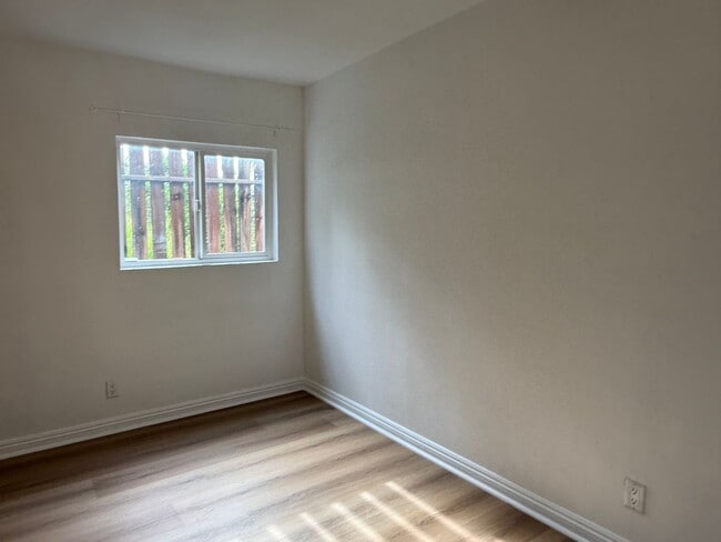 Building Photo - 241 N Ave 49