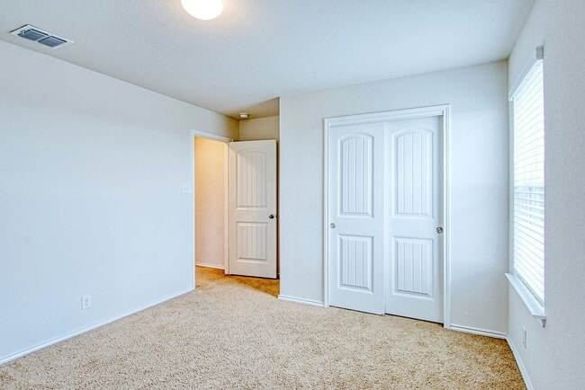 Building Photo - Kendall Brook Unit 1B