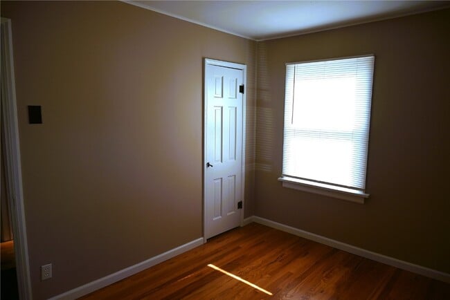 Building Photo - 9510 Lydell Dr