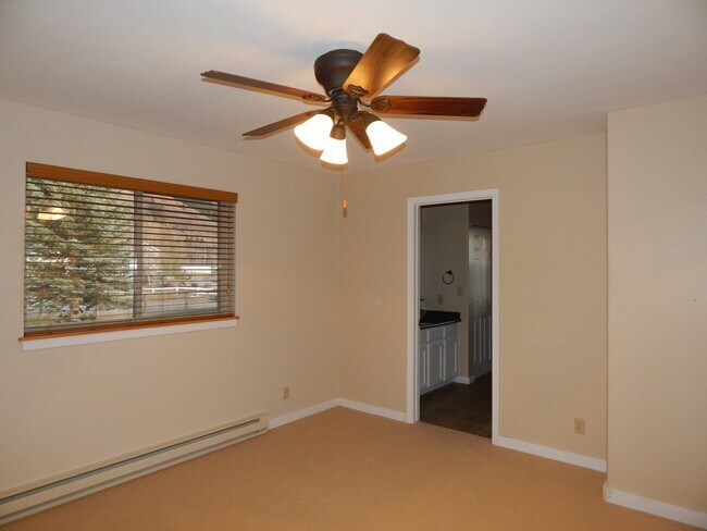 Building Photo - 269 Saddle Dr
