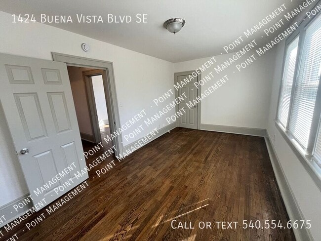 Building Photo - 1424 Buena Vista Blvd SE