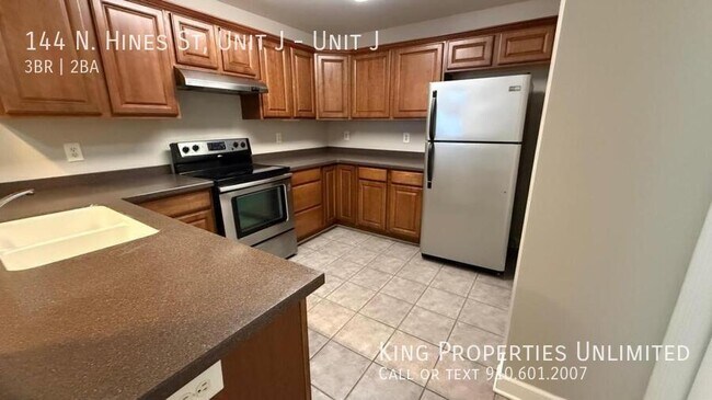 Building Photo - 144 N Hines St