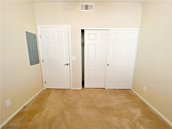 Building Photo - 50 Aura de Blanco St