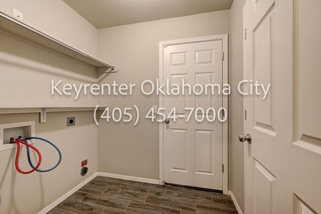 Building Photo - Modern Single Family Home in El Reno, OK!