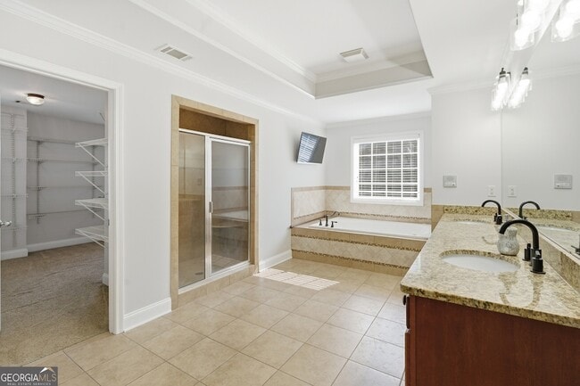 Building Photo - 3311 Bartlett Ave NE