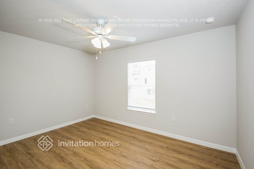 Building Photo - 1372 Vandalia Ave SE