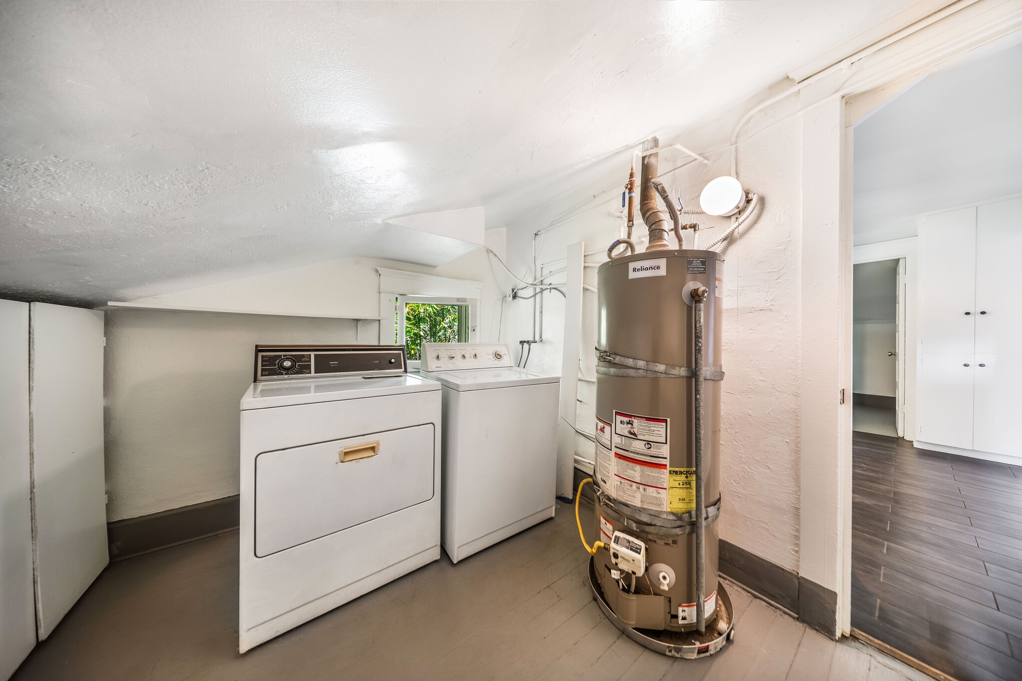 Laundry room - 1100 Coronado Ter