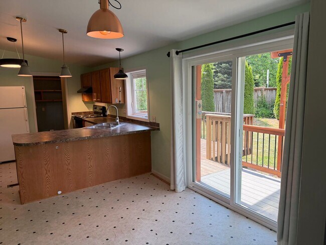 Building Photo - 3-bedroom 2 bath house in Springfield!