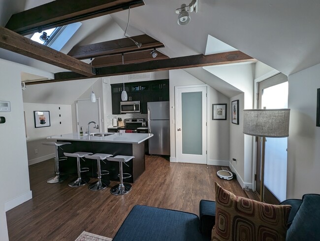 Building Photo - 1044 N Pennsylvania St