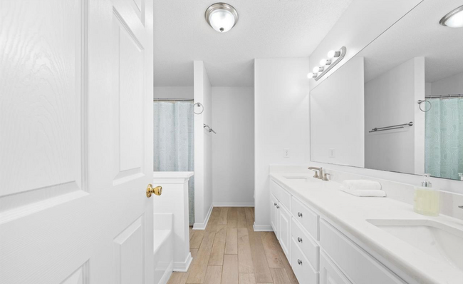Building Photo - Updated 3 Bed/2 Bath - Close To Perdido Ke...
