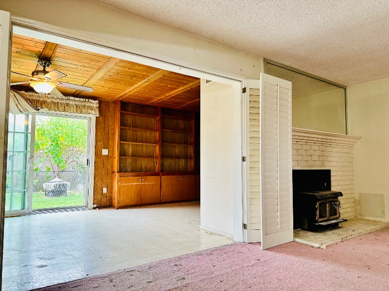 Primary Photo - 5804 Santa Domingo Way
