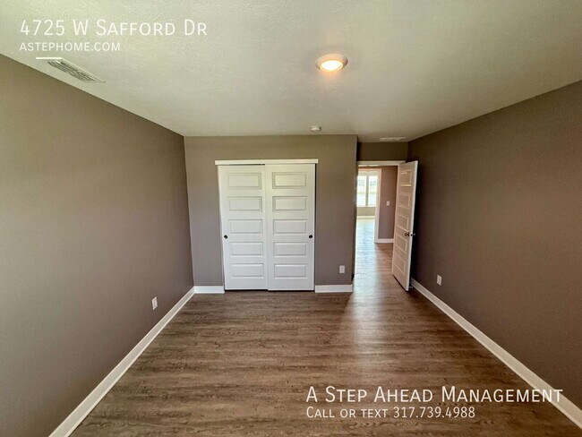 Building Photo - 4725 W Safford Dr