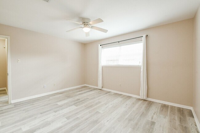 Building Photo - 12939 Westmere Dr