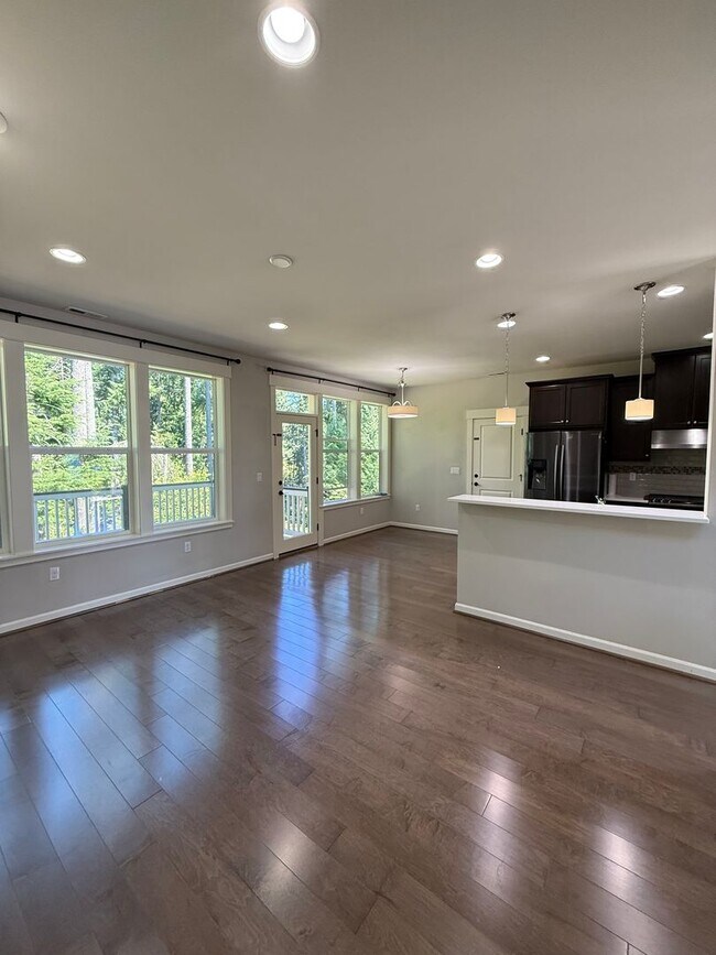 Building Photo - Spacious 3BR + Bonus Timber Creek Home for...