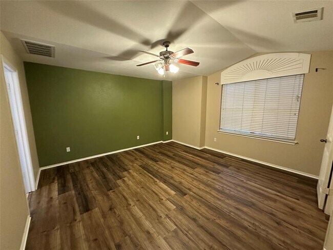 Building Photo - 10214 Maydelle Dr