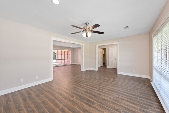 Building Photo - 3830 Linkwood Dr