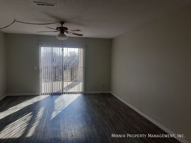 Building Photo - 1606 Yonkers-A