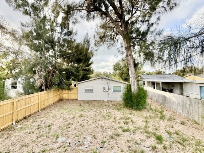 Building Photo - 4327 14th Ave S