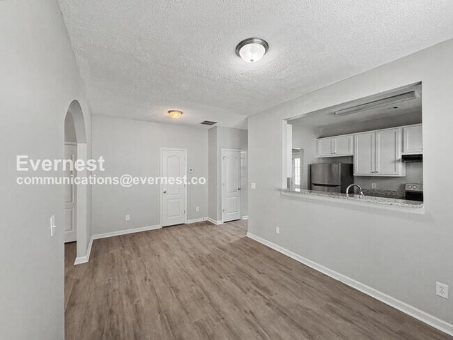 Building Photo - 8641 Thomas Rd