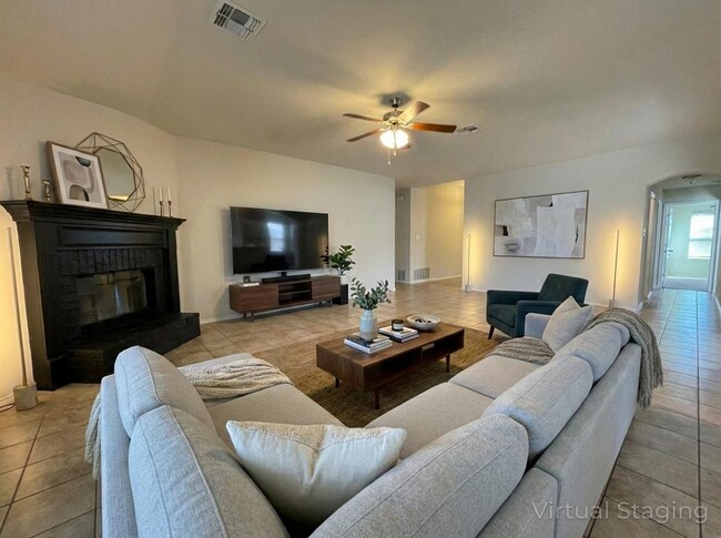 Building Photo - 4-Bedroom House for Rent in Killeen - *Get 1/2 off one month of rent!*