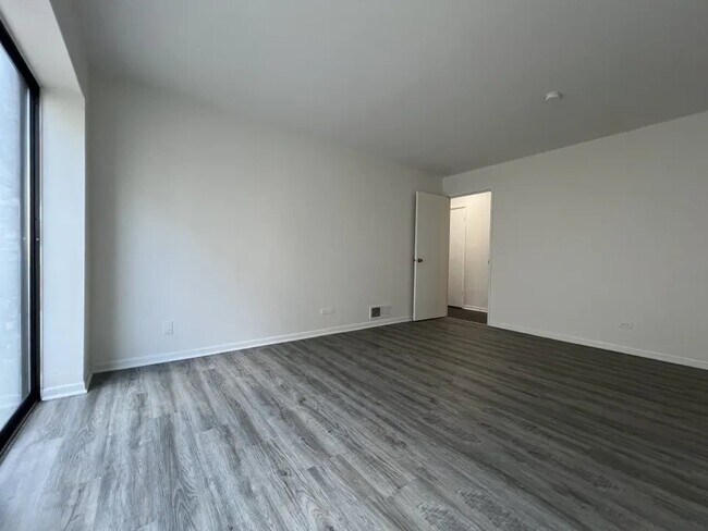 Building Photo - 2300 N Harlem Ave