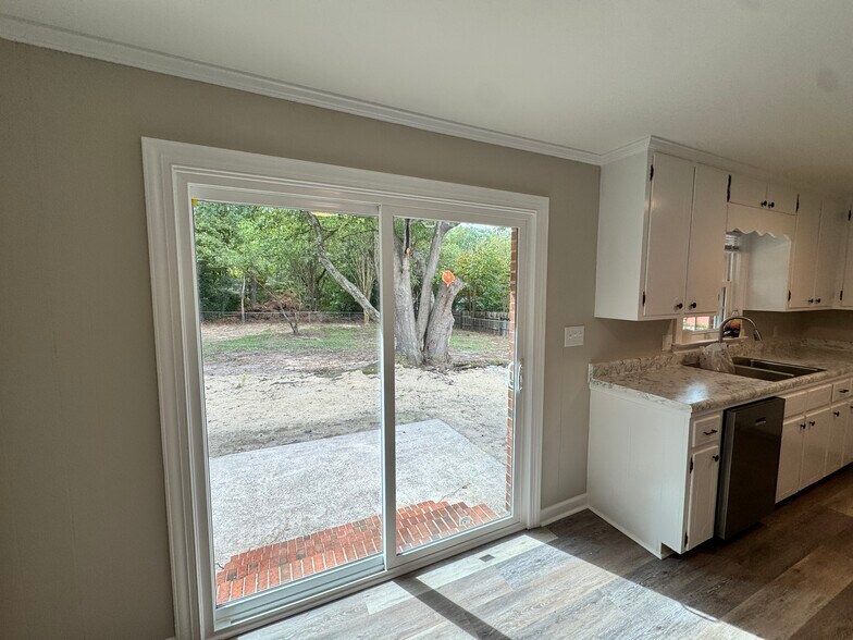 Building Photo - 821 Buck Swamp Rd