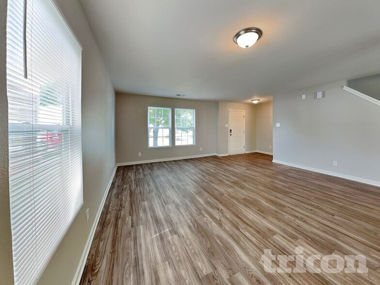 Building Photo - 1351 Waterlily Lane