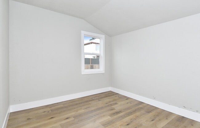 Building Photo - 202 NE 92nd Pl