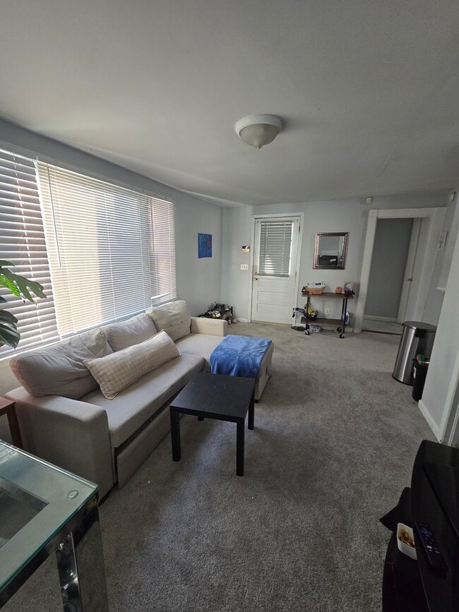 Building Photo - 72A