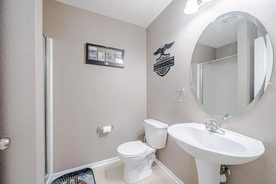 Building Photo - 6871 Jack London Dr