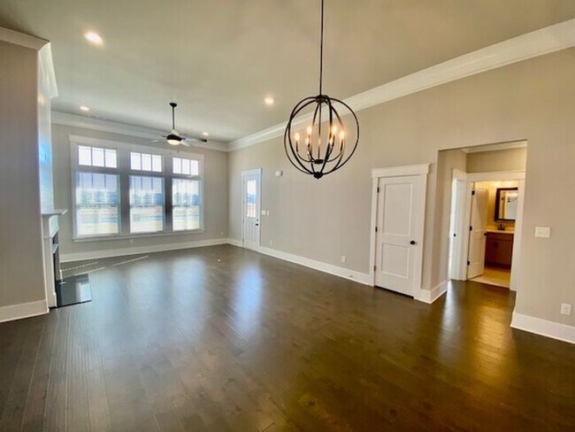 Building Photo - Clift Farm townhome with a fence and 3 car garage