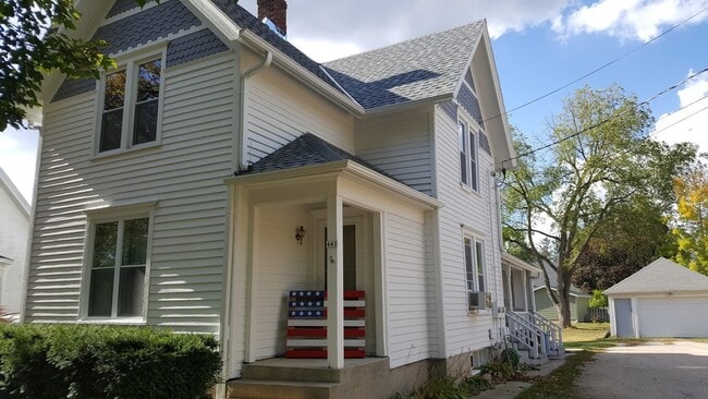 Primary Photo - Remer - 441-443 Origen Street