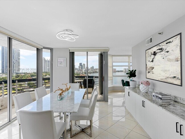 Building Photo - 19195 NE 36th Pl