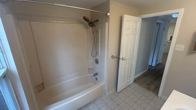 Building Photo - 110 Pheasant Meadow Dr