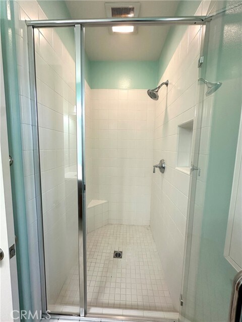 Building Photo - 53 Triana