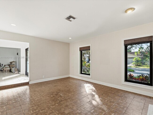 Building Photo - 21151 NE 22nd Ct