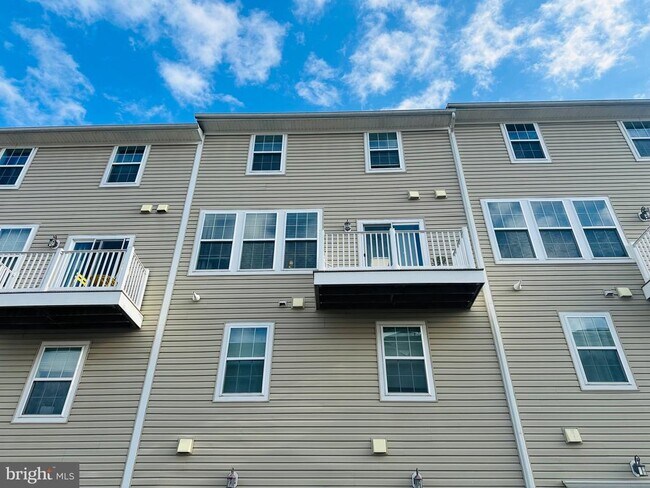 Building Photo - 25576 Tolar Square