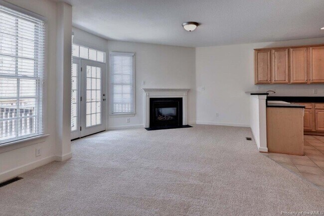 Building Photo - 104 Chanticleer Ct