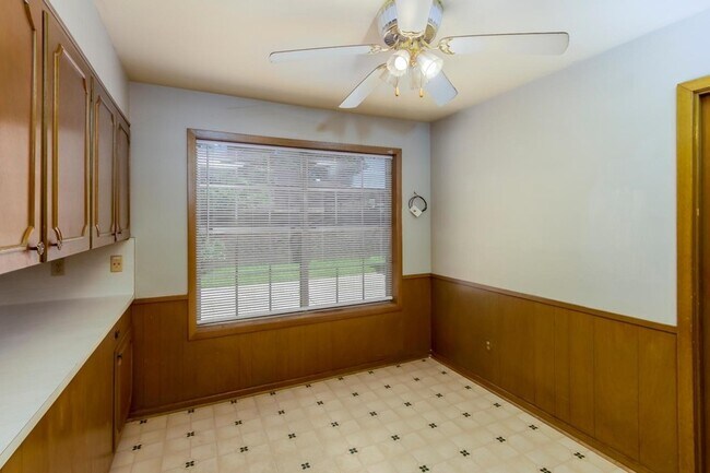 Building Photo - 1510 Belvedere Dr