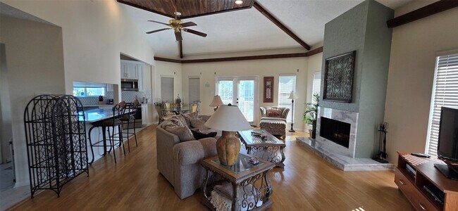 Building Photo - 1702 Castaway St