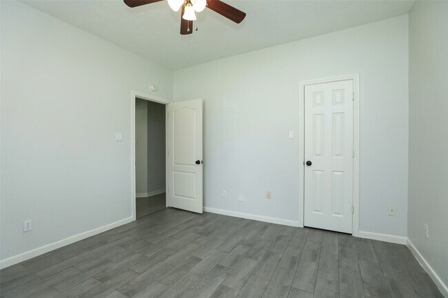 Building Photo - 24603 Haigshire Dr