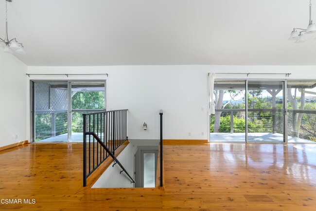 Building Photo - 2 Sparrowhawk Ln