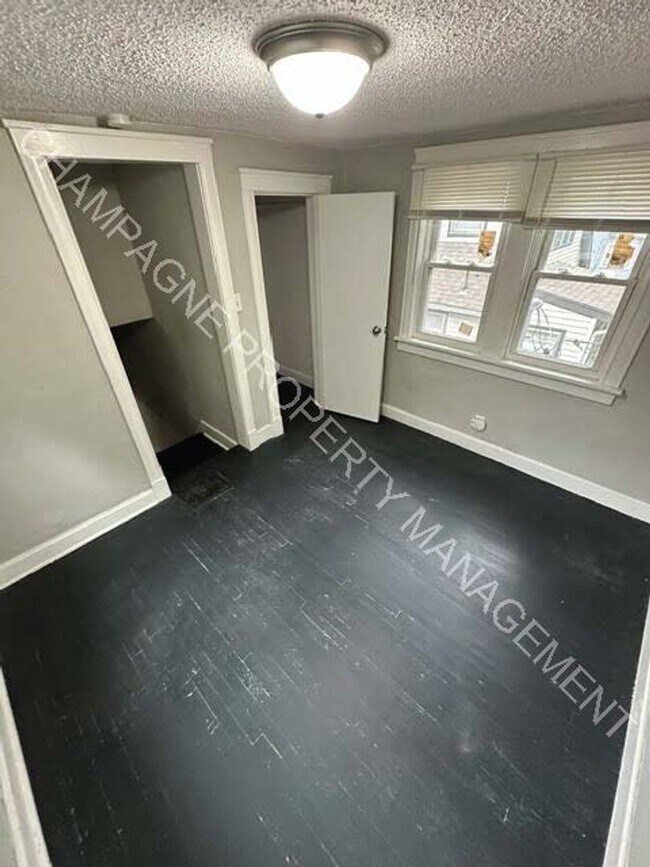 Building Photo - Recently Remodeled Home in Kansas City