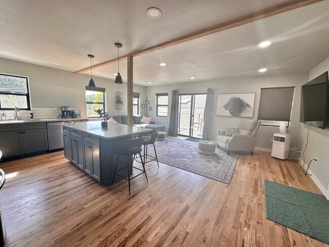 Building Photo - The Historic Victorian