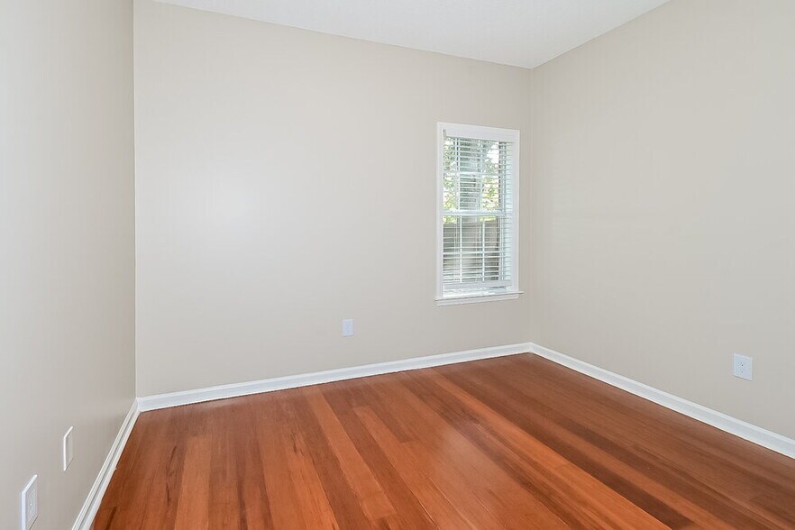 Building Photo - 4444 Nicholas Ln